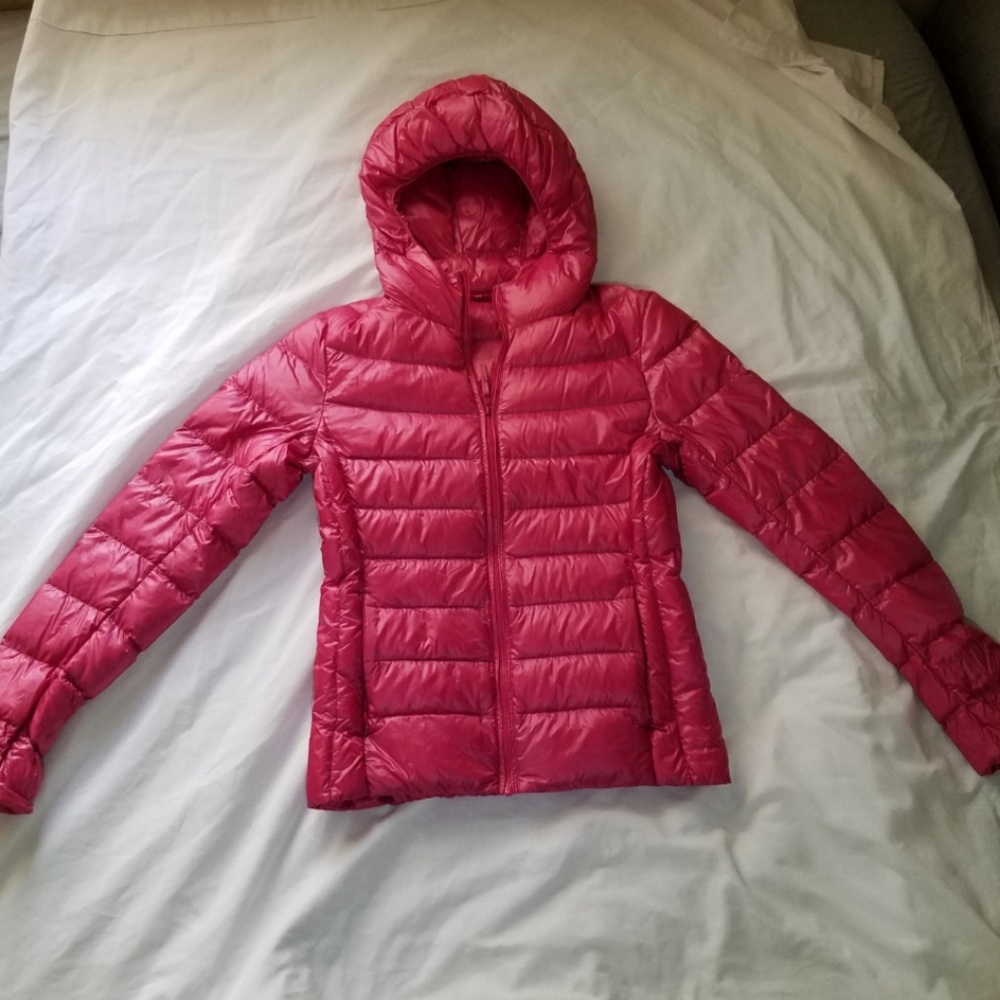 Uniqlo pink puffer parka jacket with hood